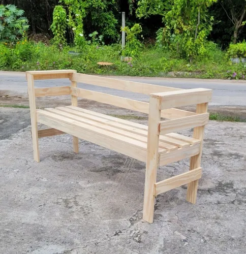 Banco de madeira rústico