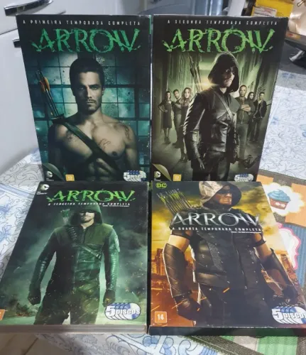 Coleção Box DVD DC Arrow Arqueiro Verde com 4 temporadas (20 Discos) Original