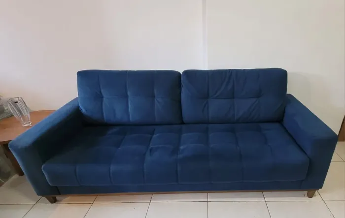 Sofá Azul Confortável e Elegante