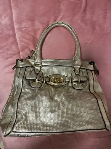 Bolsa feminina dourada 