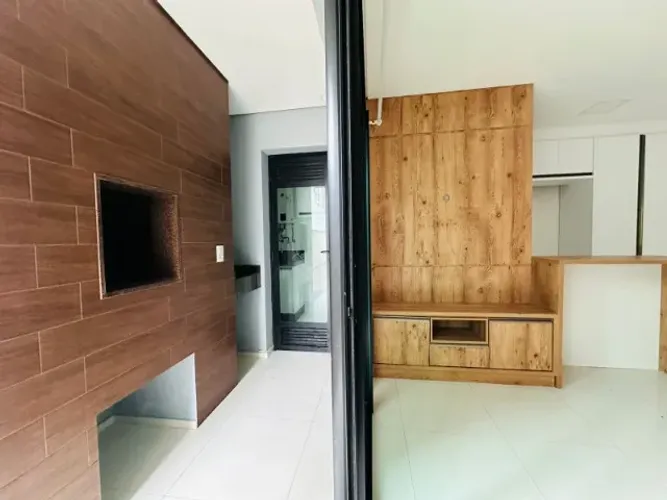 Locação Anual - Apartamento Diferenciado com 2 dormitórios e 1 vaga - Praia Brava