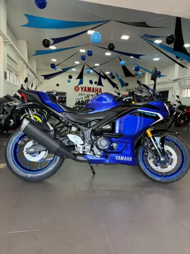 YAMAHA R3 CONNECTED 26/26
