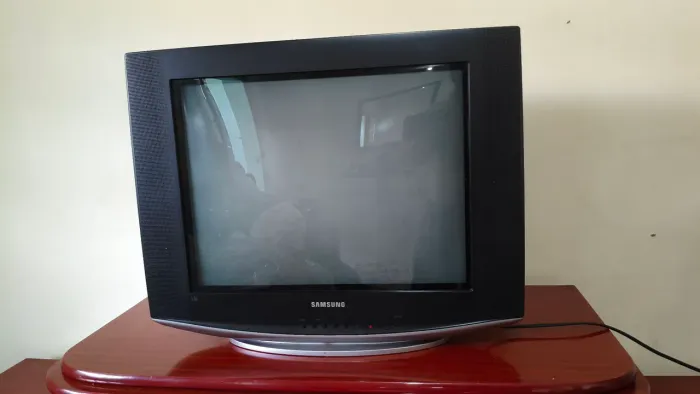 TV de tubo Samsung tela plana 21" funcionando 