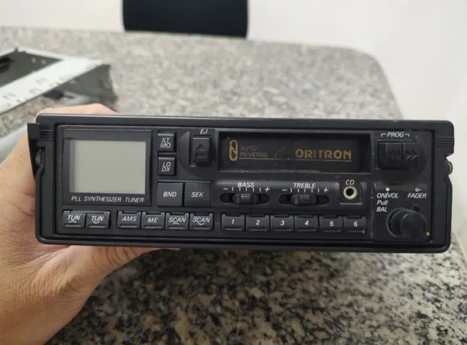 Rádio Automotivo Toca Fitas Oritron - Modelo Gaveta