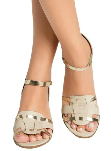 Sandalia  marfim com tiras douradas