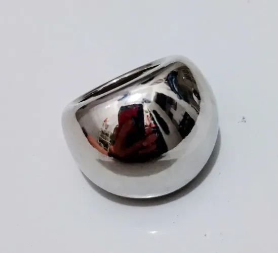 Anel abaulado grande. Centro RJ.