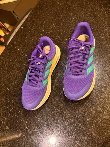 Tenis Adidas unissex número 39 novinho - parcelo no cartão