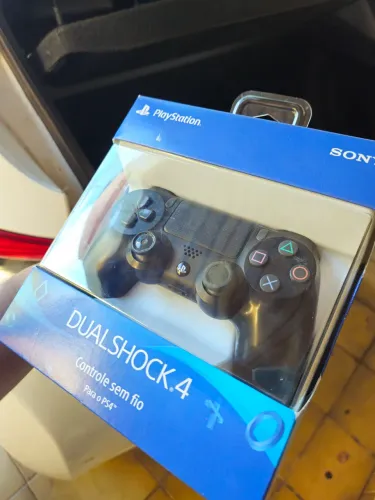 Controle PS4 DualShock4 COM DRIFT e um analógico descascado 