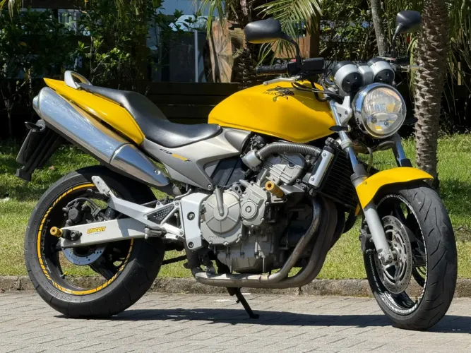 CB 600F HORNET - aceito troca restante a vista.<br><br>KM: 39.980
