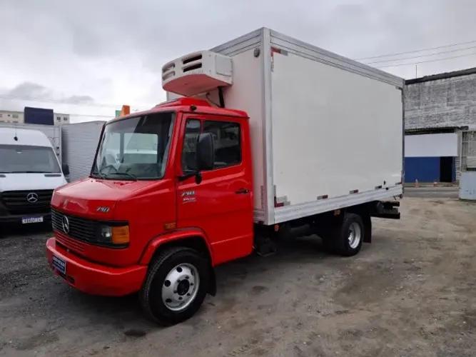 Mercedes Benz 710 Plus 2011 *Leia o Anuncio*.