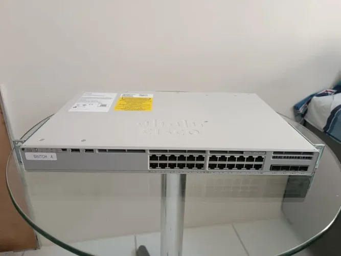 Cisco Switch Catalyst 9200L / 24 portas / 4GB