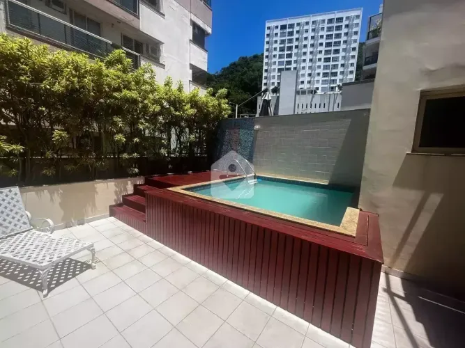 Cobertura - Rua tranquila - Com Terraço e Piscina