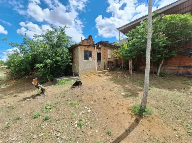 Vendo Casa - B. Roxo - Shangrila