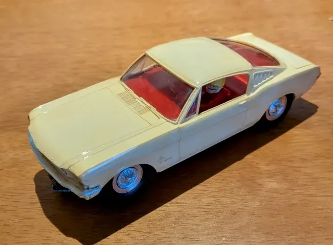 Mustang Estrela Mesa Vermelha - Década de 60 