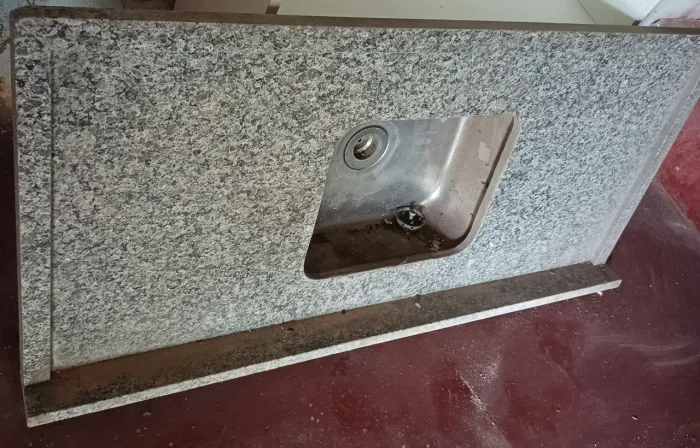 Pia de Granito nova com Cuba 1,2 x ...56cm metro