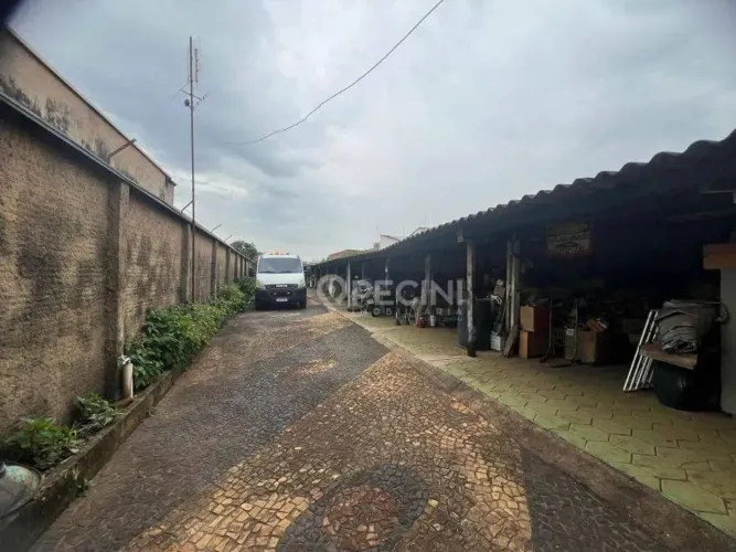 Estacionamento com loja à venda em Rio Claro SP