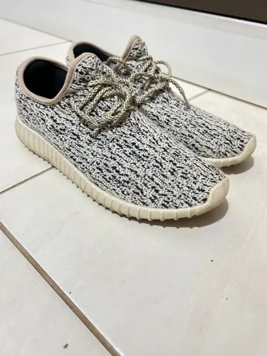Adidas Yeezy Boost 350 - Conforto e Estilo Inigualáveis!