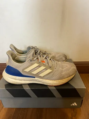 Tênis Adidas Pureboost 23 - Cinza