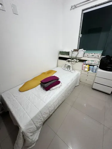Cama de solteiro Rudnik (com baú)