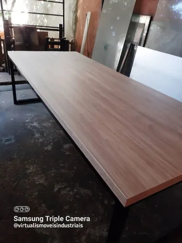 Mesa de Reunião estilo industrial 