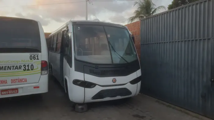 Mercedes Lo812 2010 mecânico. 