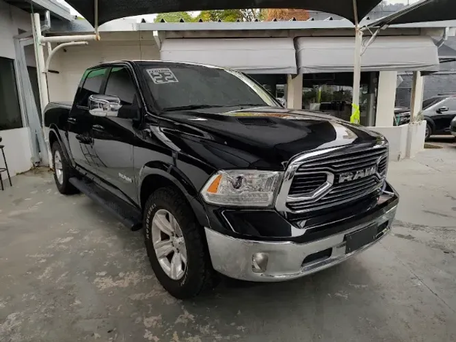 02-Ram Classic Laramie 5.7 V8 16V Gasolina 4X4 Aut. 2022
