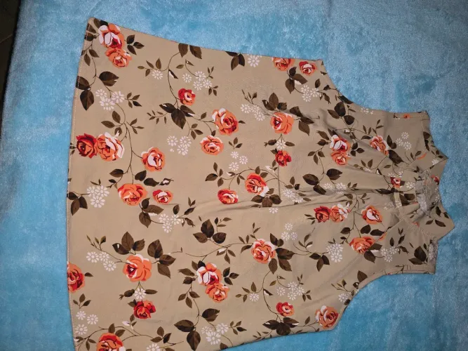 Blusa floral elegante