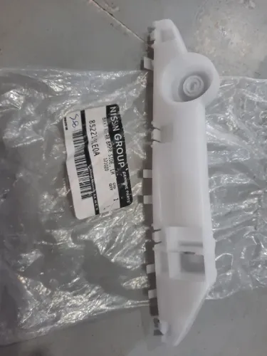 Suporte Parachoque Traseiro Esquerdo Nissan March 2014 a 2020 Novo Genuino.