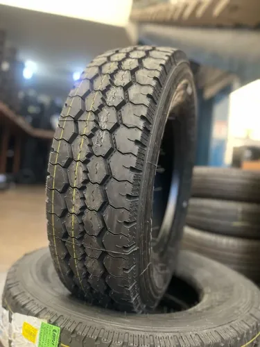 Pneu para caminhão 3/4 borrachudo - 235/75R17,5