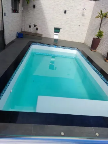 Piscina de fibra 5.00 x 2.80 x 1.40