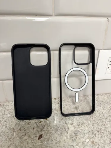2 Capinhas iPhone 15 Pro Max - Novas - Magsafe