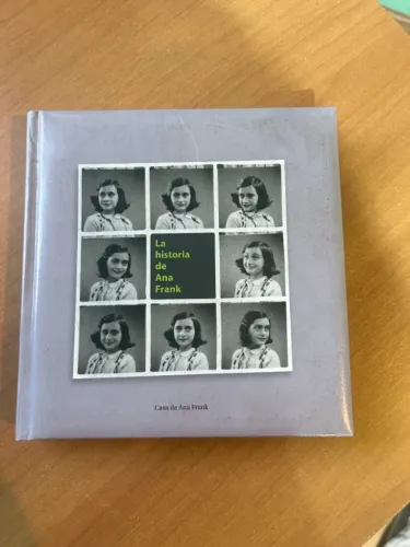 LIVRO LA HISTORIA DE ANA FRANK EM ESPANHOL