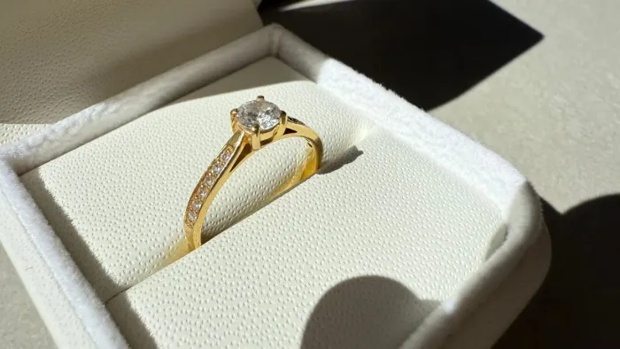 anel de noivado/formatura maldivas reisman - ouro maciço 18k com diamantes