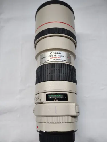 (Só essa semana) baixou p/ 5.500     Lente Canon EF 300mm 1:4 L