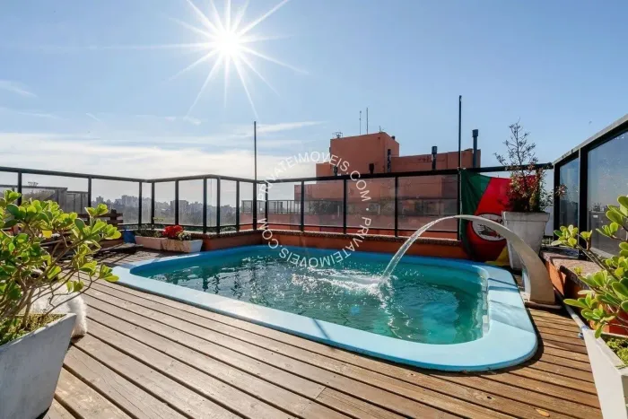 Cobertura semimobiliada para alugar no Jardim Europa com 2 quartos (1 suíte)