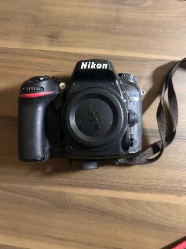 Vendo Nikon D7100 (corpo)