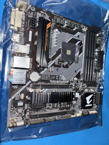 Placa-mãe b450m Aorus 