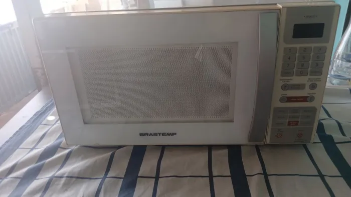 Vendo micro-ondas 30 litros retirada no céu azul 230 reais 