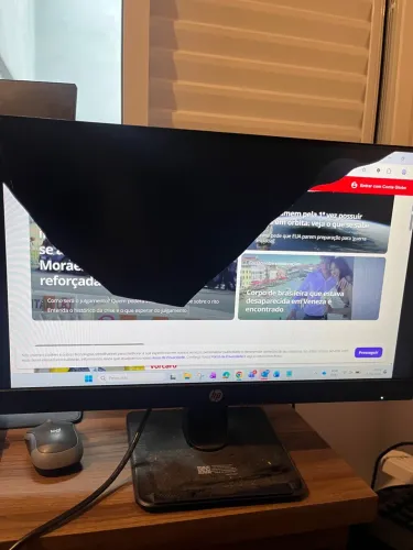 Monitores com defeito