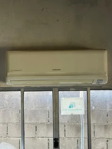 Ar condicionado Split Inverter SAMSUNG 9.000 BTUs 220V e condensadora, Gás cheio