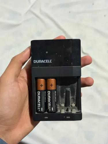 Carregador de Pilhas Duracell