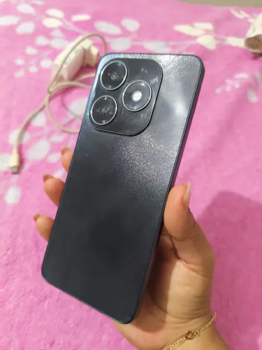 Vendo celular EM BOAS CONDIÇÕES 