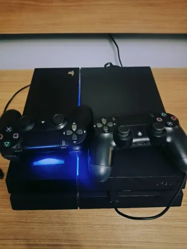 PLAYSTATION 4 FAT ORIGINAL - DESBLOQUEADO - IMPECÁVEL
