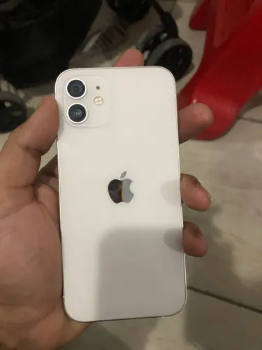 iPhone 12 trincado 