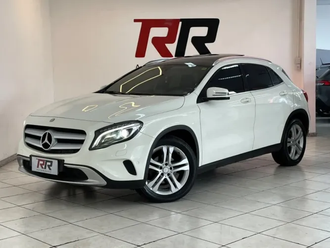 Mercedes-Benz GLA 200 Vision 1.6/1.6 TB 16V Flex Aut. 2015