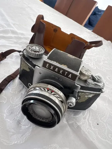 Câmera Antiga Exakta Varex IIb Antiguidade Decoração Coleção (No Estado)