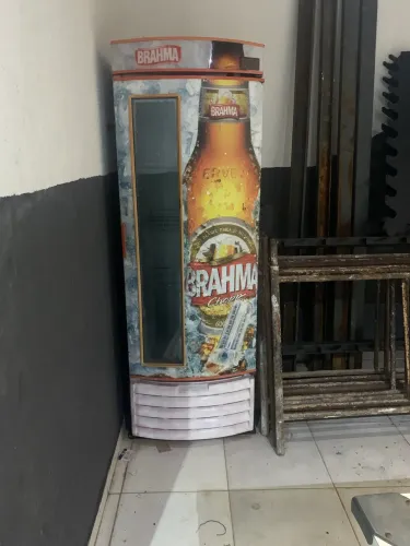 Freezer gela cerveja
