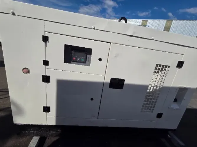 GERADOR DE ENERGIA 40KVA AUTOMÁTICO YANMAR ALTERNADOR WEG CARENADO SILENCIADO ANO 2011