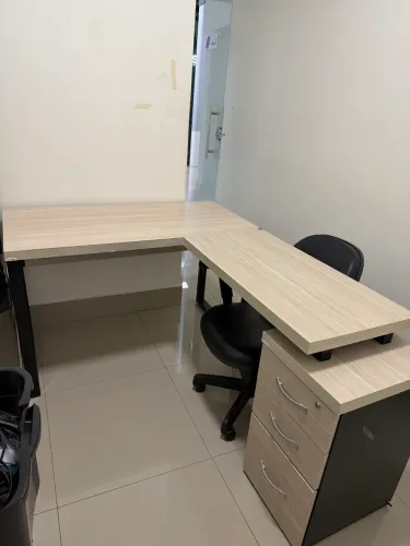 Vendo mesa escrito em L