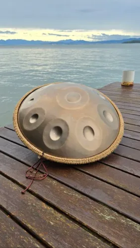 HandPan Hang Drum 9 notas 22 Dm kurd - 55cm - 